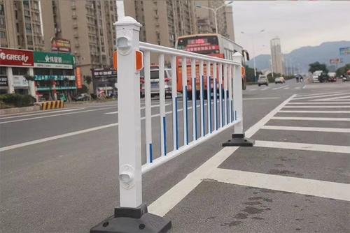 四川公路護欄生產(chǎn)廠(chǎng)家