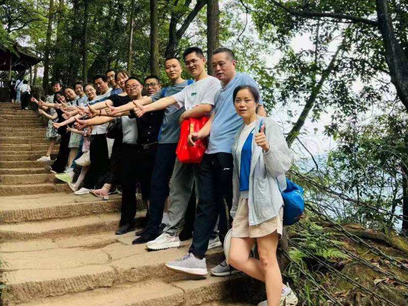振邦員工團結爬山